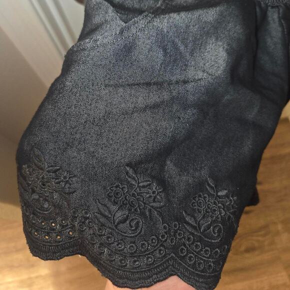 Super cute 2b Bebe black (faux denim wash look) romper - Picture 5 of 5